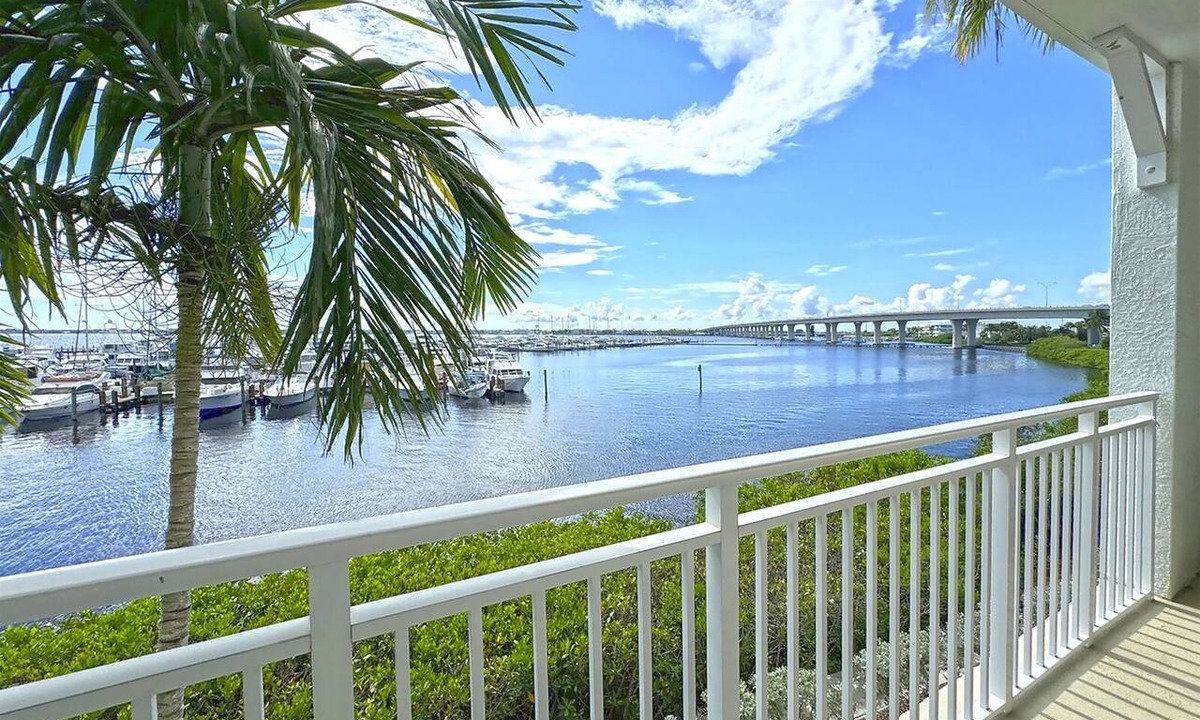 Stuart Condo | The Anchor Bay Retreat