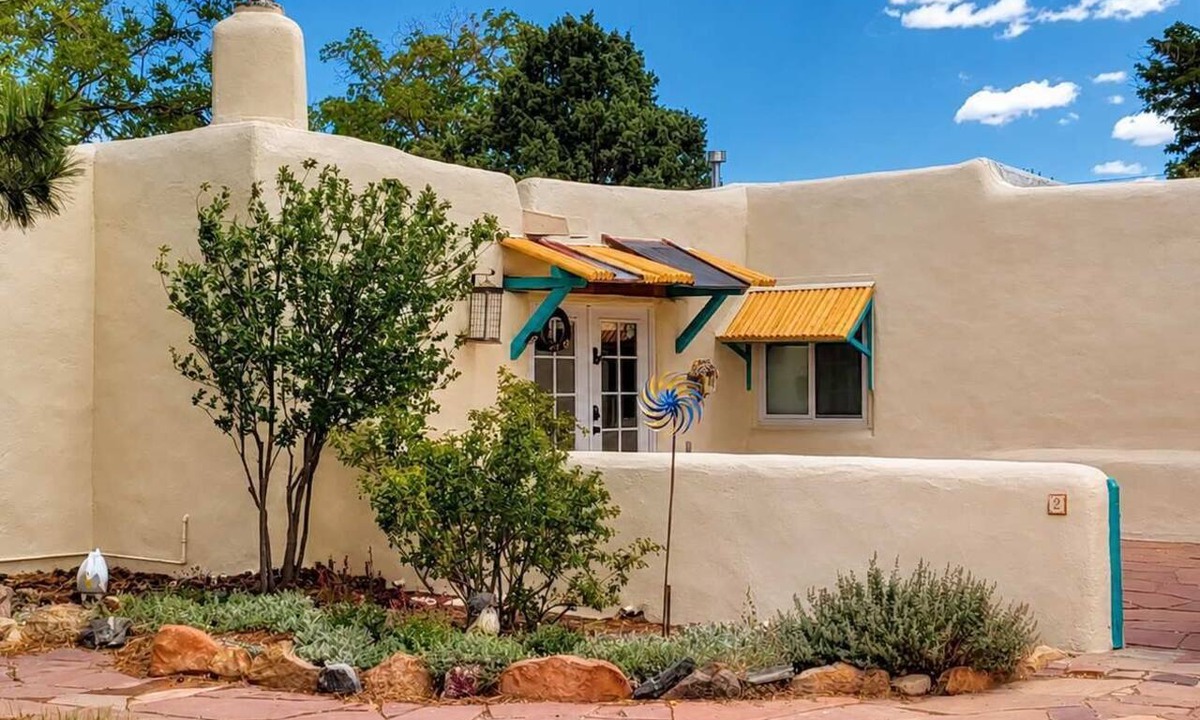 Taos House | The Birdhouse - Historic Adobe Architecture
