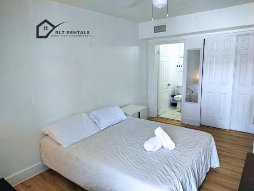 Parkside Apartment | The Dewey Studio Hollywood 120