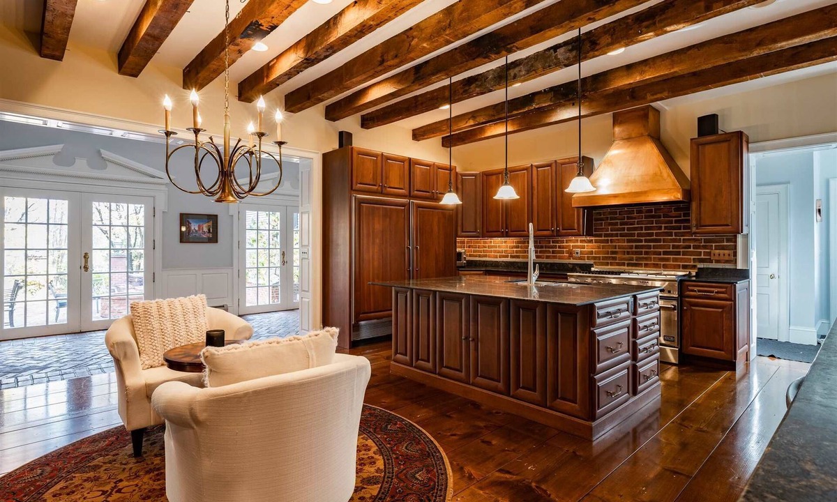 Colchester Bed & Breakfast | The Ellis Inn