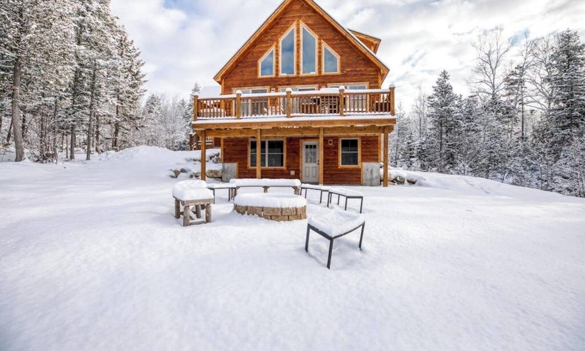 Bethel House | The Escape at ThunderSnow Sunday River lodge with Stunning Views to Wake Up to
