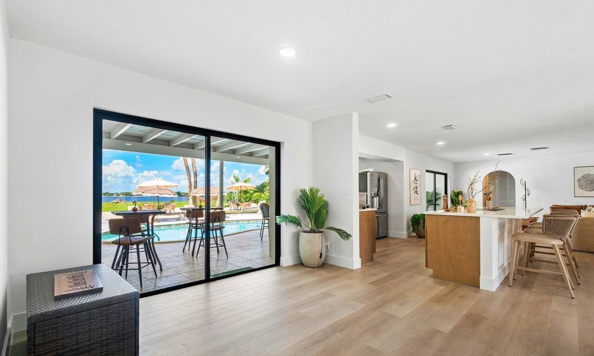 Palm Beach - West Palm Beach House | The Garden of Eden | Beautiful Villa w/Pool & Game Room