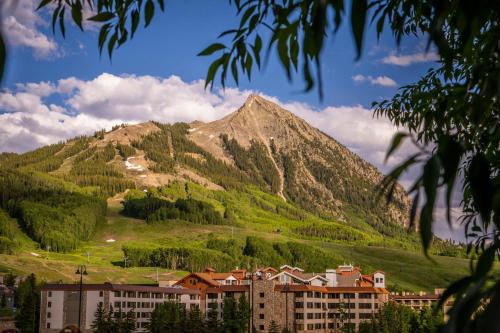 Mount Crested Butte Hotel | The Grand Lodge, A Vail Resorts Property