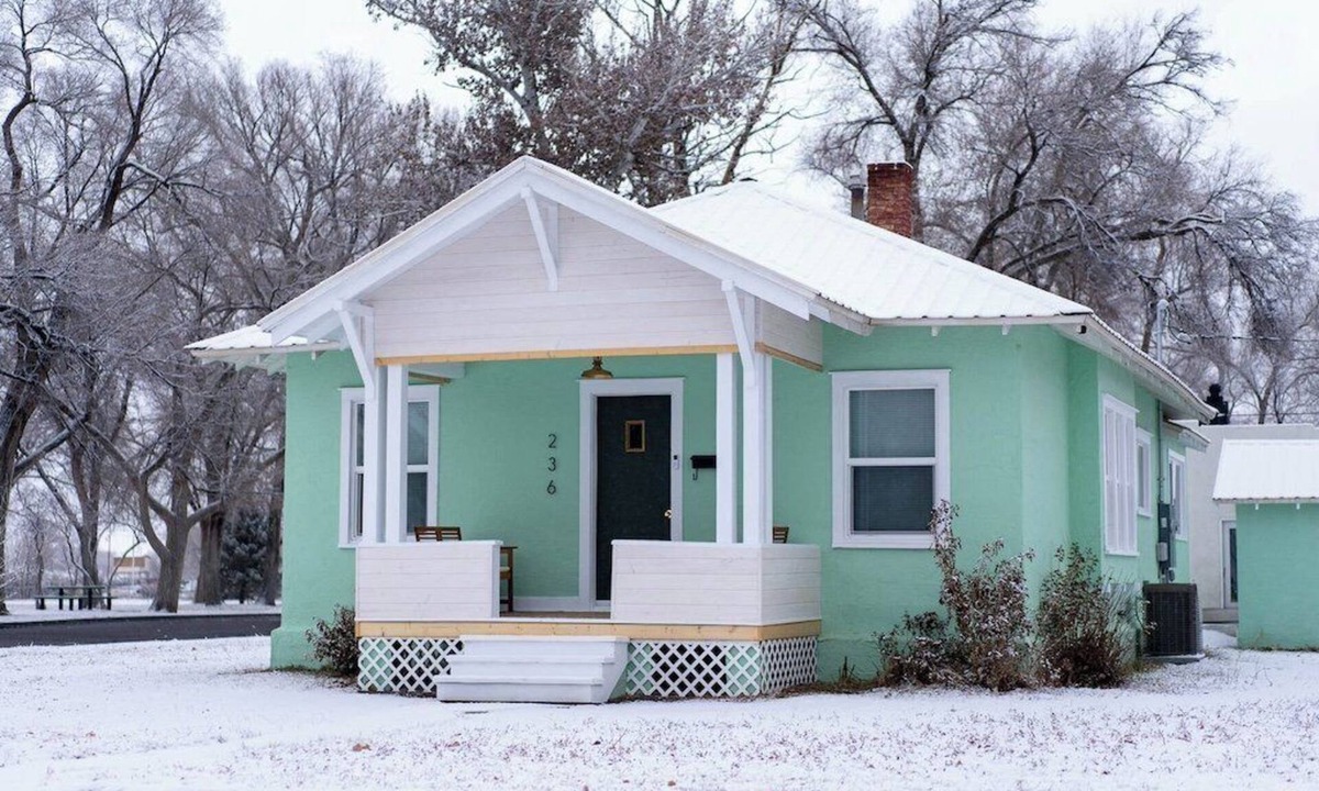 Montrose House | The Green Lantern