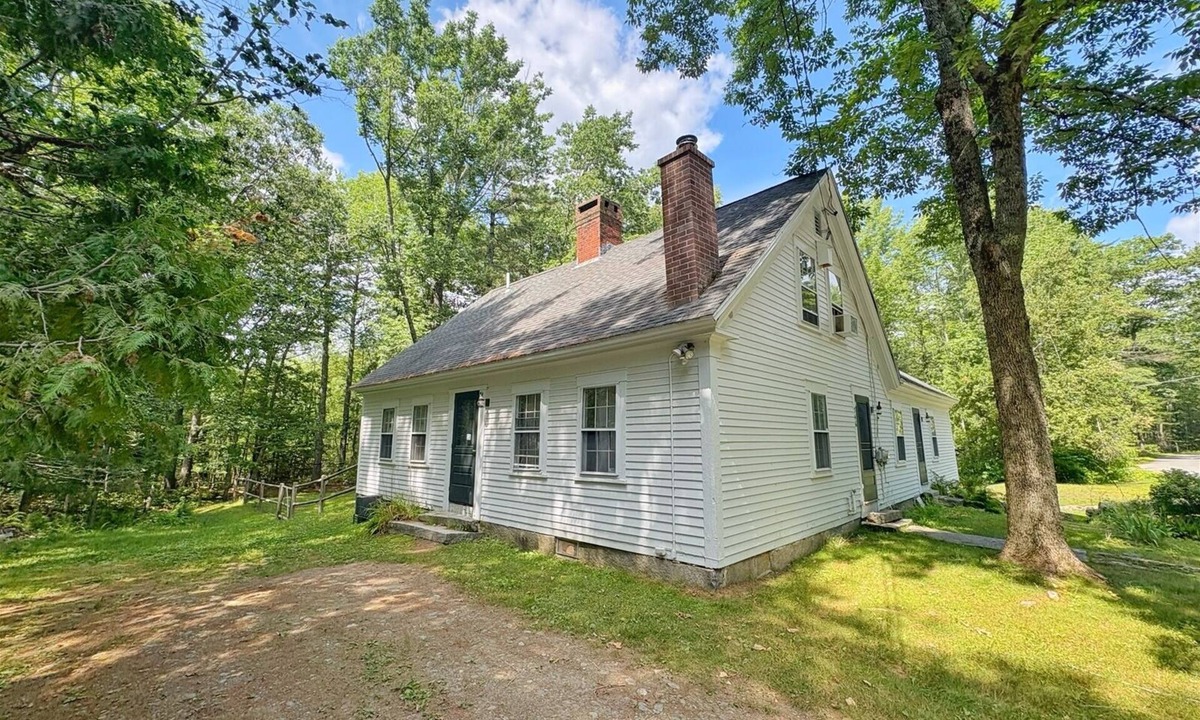 Damariscotta House | The Hinsdale House/Bristol