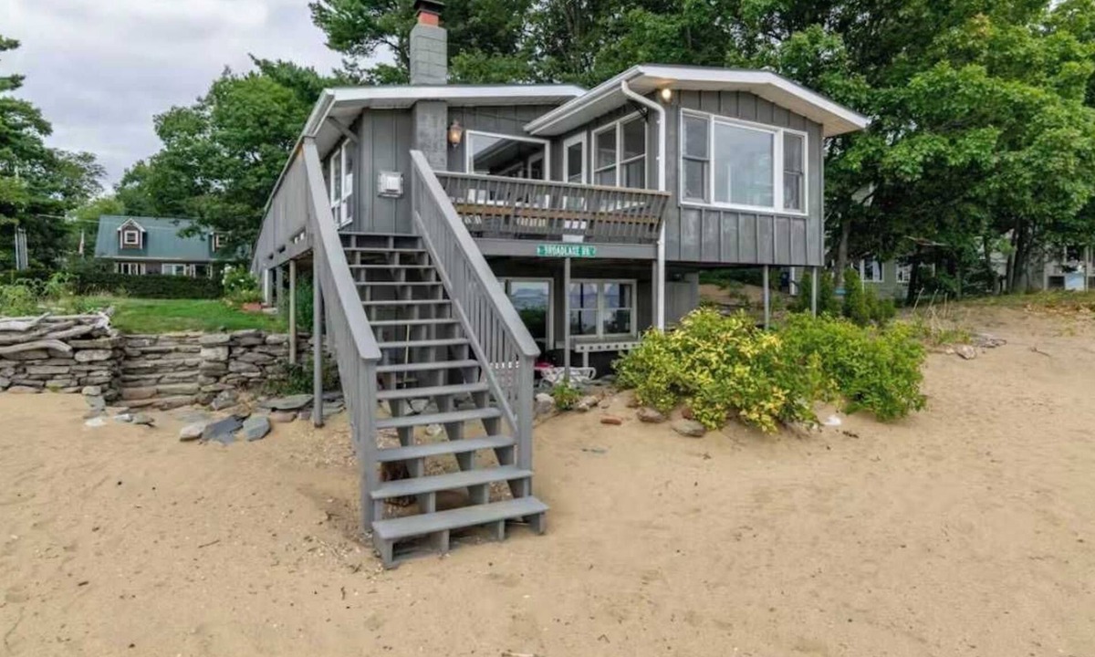 Malletts Bay House | The Lake House – Lake Champlain Waterfront Retreat
