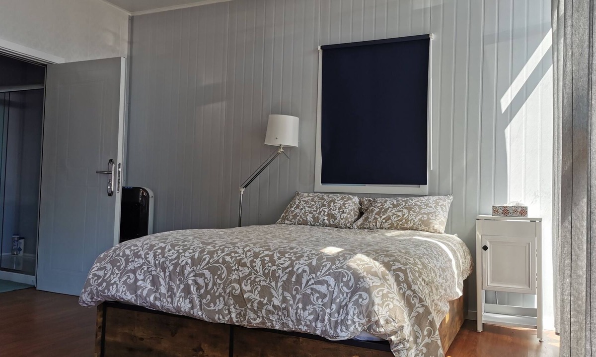 Sliammon Cottage | The Little Beach Side CottageA8