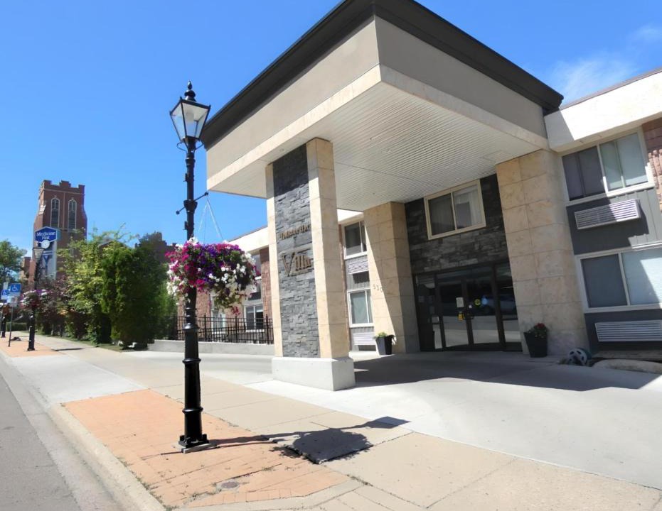 Medicine Hat Hotel | The Medicine Hat Villa