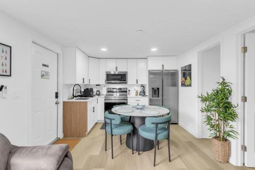 Flagami Apartment | The Oasis Signature