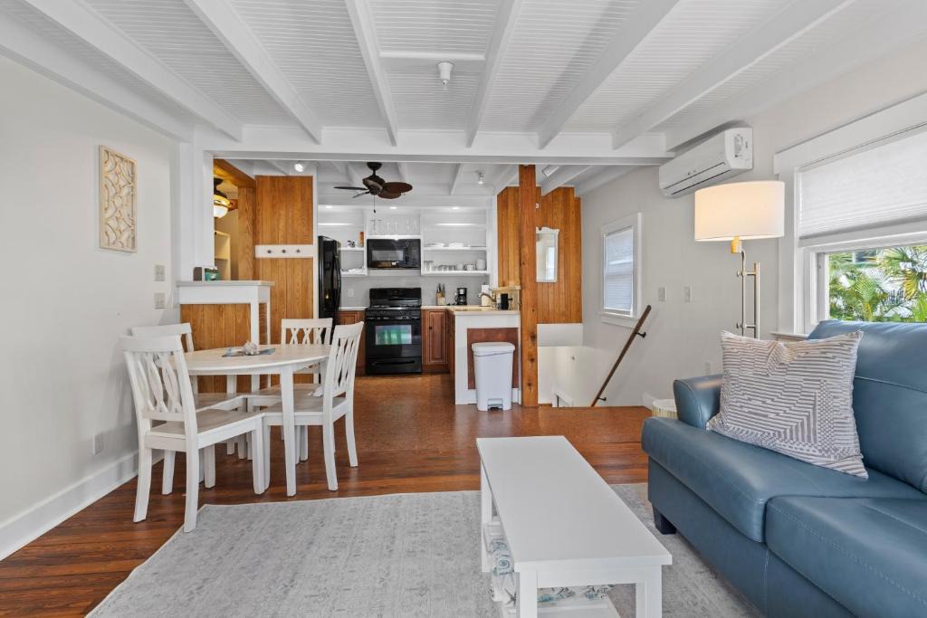 Fort Pierce Apartment | The Old Apartment