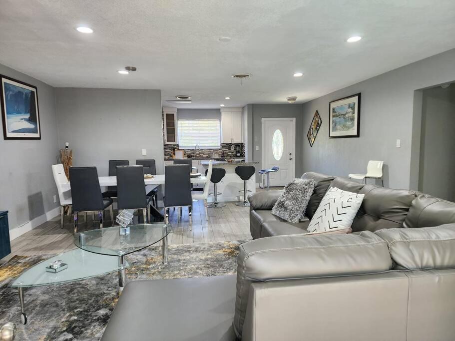 Ives Estates Apartment | The Perfect Vacation Getaway !