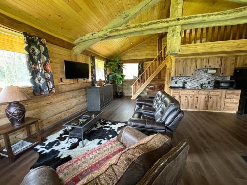 Division No. 11 House | The Ram cabin - Bear Creek cabins