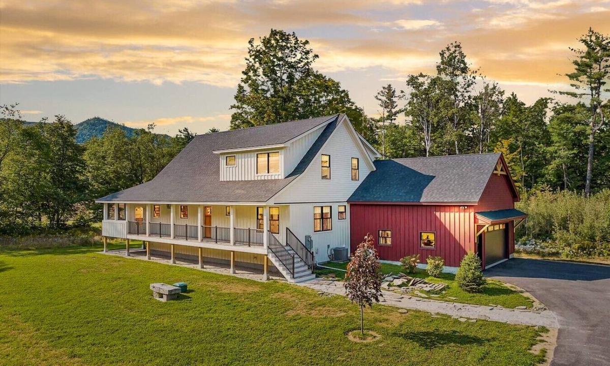 Bartlett House | The Reserve | Luxe Farmhouse | Saco River Access