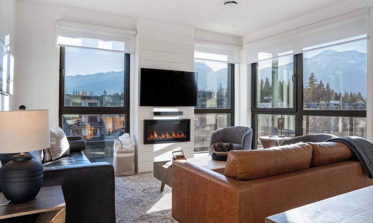 Revelstoke Condo | The Ridge - 3 Bedroom Condo|Roof Top Hot Tub