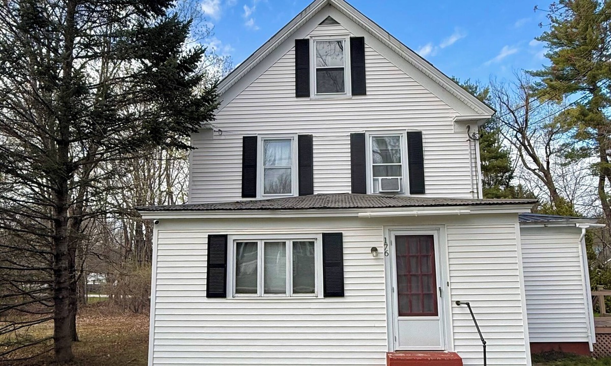 Conway House | The Saco Valley Stay: Pet Friendly Retreat