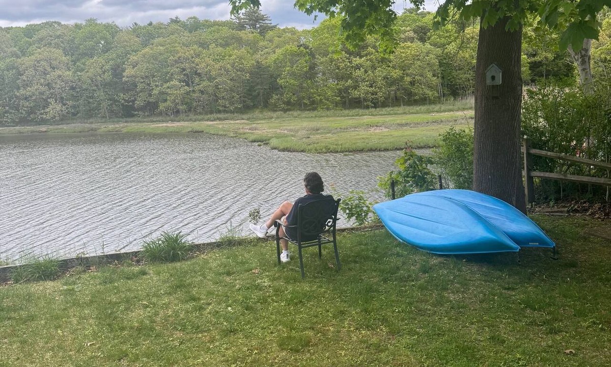 Wareham Center Cottage | The Secret Hide-Out Waterfront Cottage w/Kayaks and Fire Pit