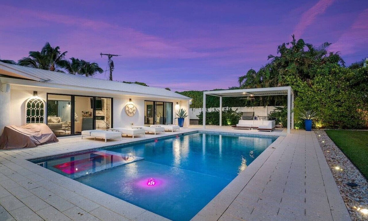 Lake Ida Shores House | The Sunset House - Heated Pool, Hot Tub & Lake Ida