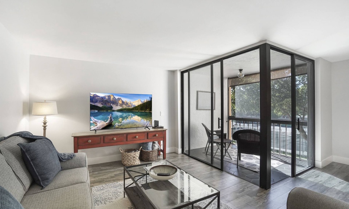 Delray Beach Condo | The Ultimate Getaway in Delray Racquet Club - Beach Chic