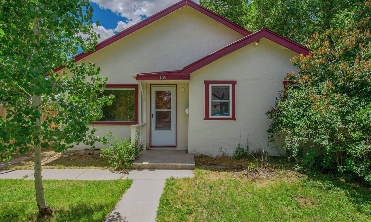 Gunnison House | The Wildflower