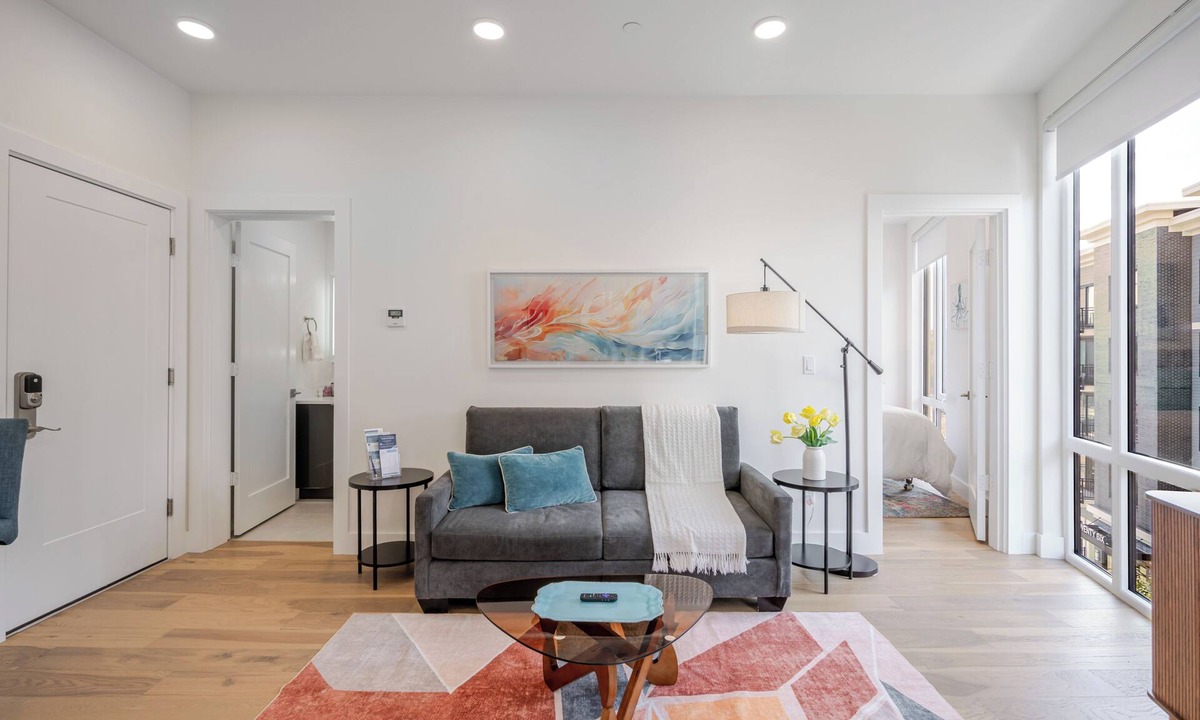 Allston Apartment | This apartment is a 1 bedroom(s), 1 bathrooms, located in Brighton, MA.