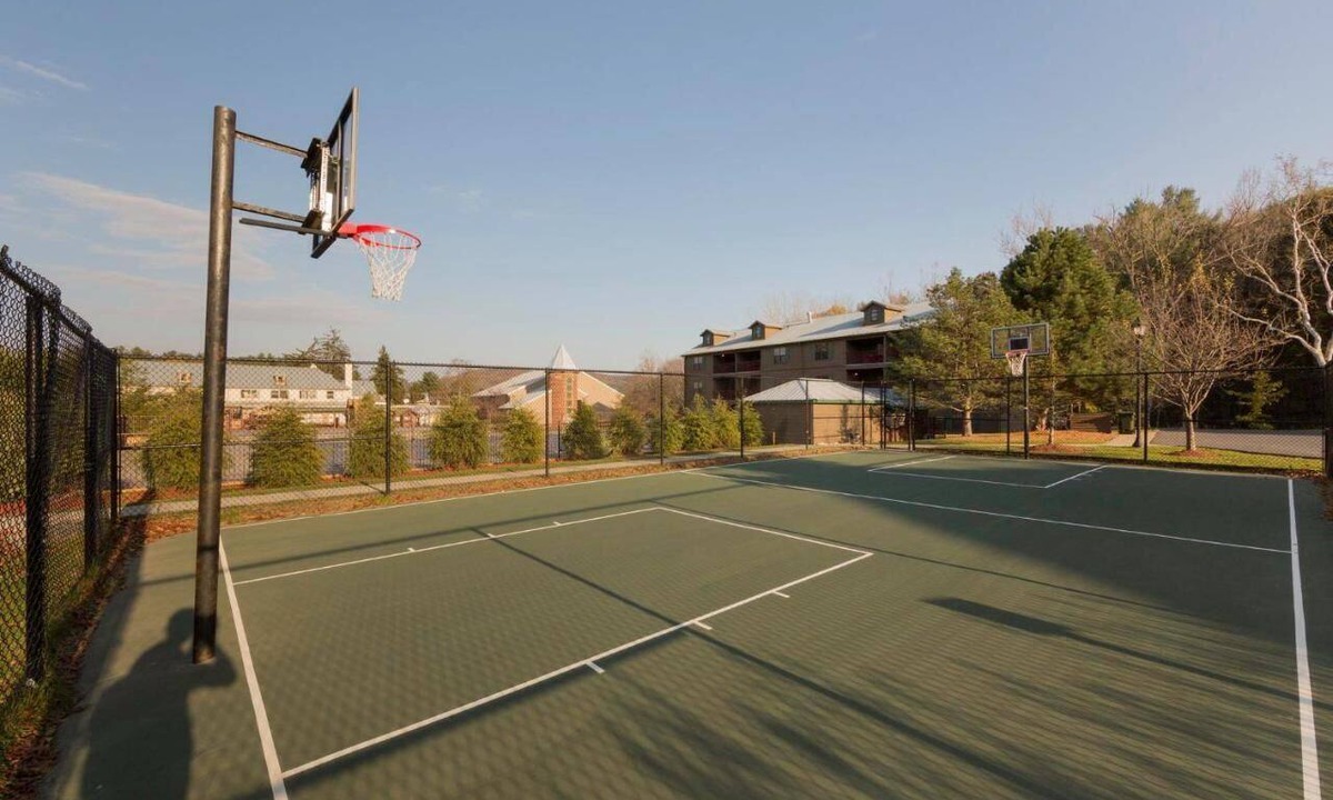 South Lee Hotel | Three Villas, Endless Play | Indoor Pools, Trails, Games & BBQ Decks