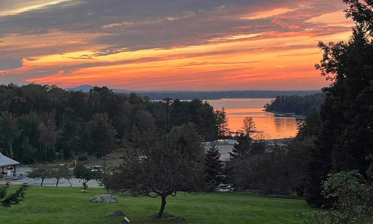 Town Hill House | Town Hill Guest House with Sunset, Ocean & Mountain Views near Bar Harbor
