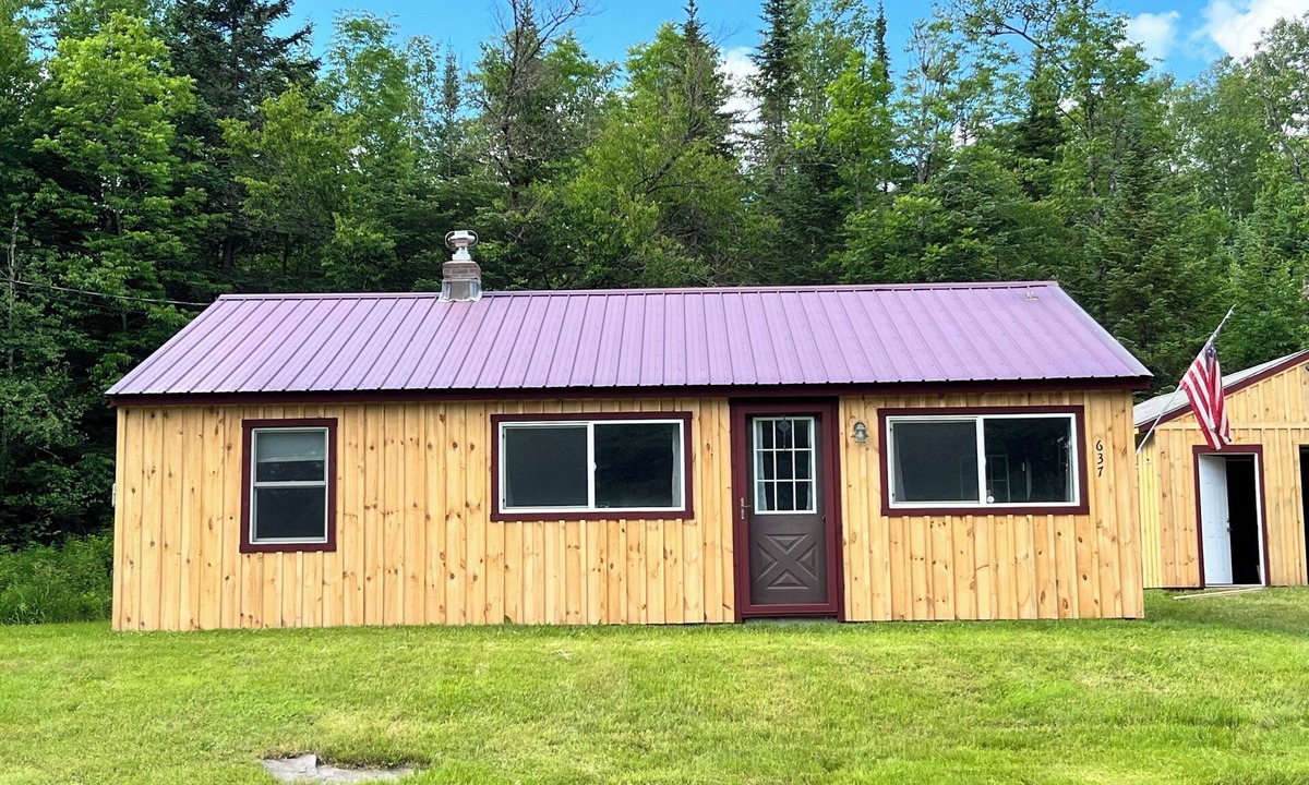 Pittsburg Cabin | Tranquil 2-bedroom cabin directly across from Back Lake! Trail Access & parking!