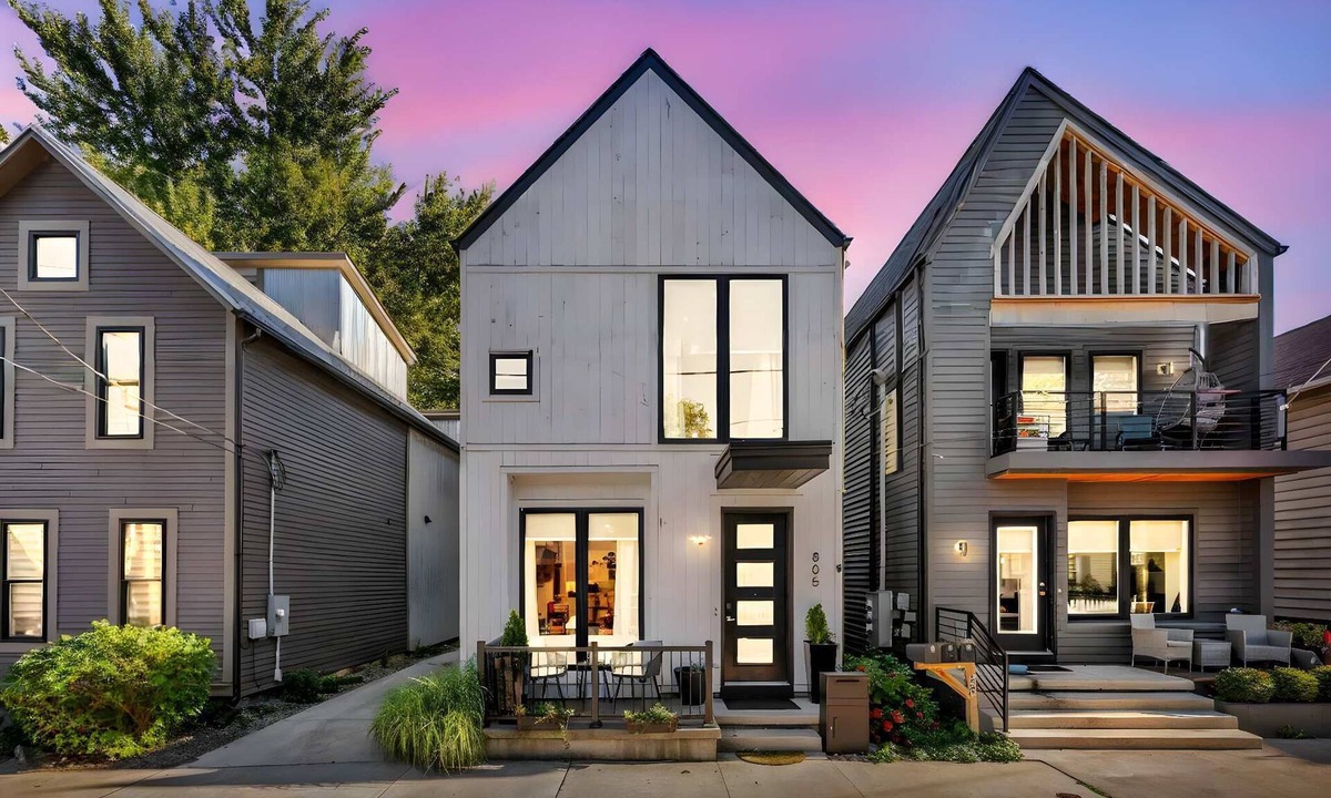 Tremont House | Tremont Modern Stay | Gym + Sleeps 8
