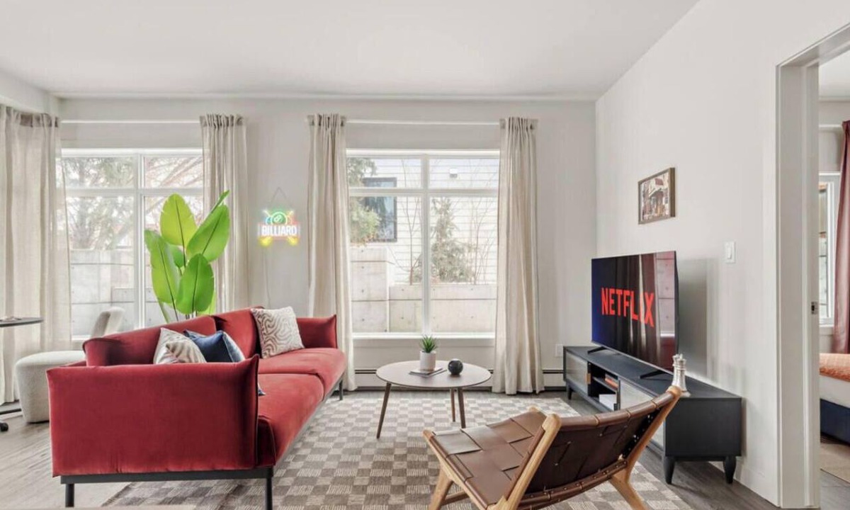 Edmonton Condo | Trendy Boutique Condo | Near University | 5 min DT