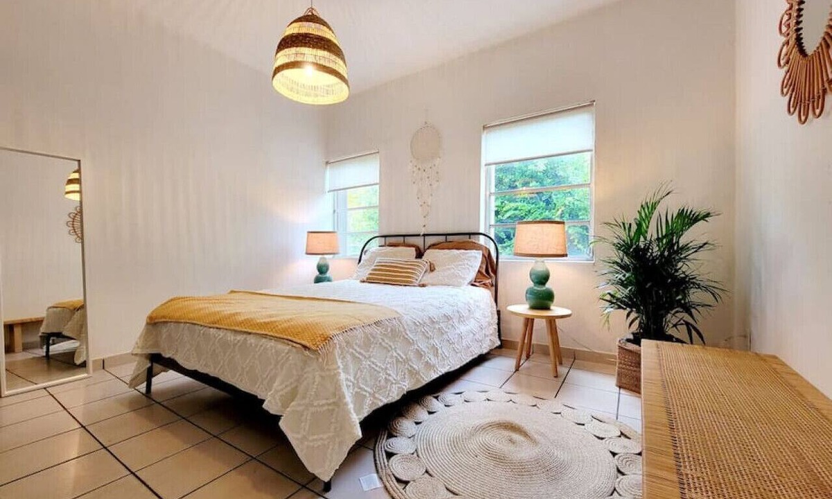Coral Way Apartment | Tropical Charm - Little Havana/Calle Ocho 3