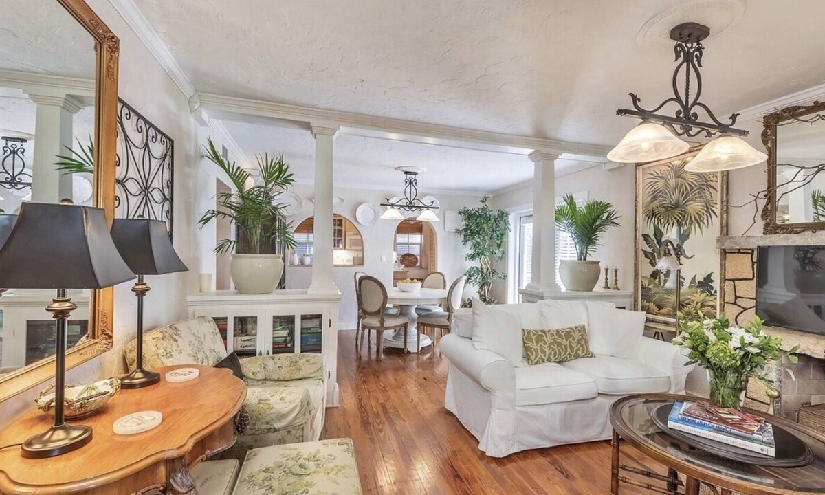 Southside House | Tropical Designer House in the Heart of Antique Row WPB 5 min to the beach