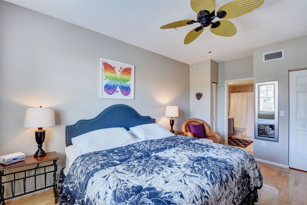 Downtown West Palm Beach Condo | Tropical Getaway in the Heart of Rosemary Square (CityPlace)