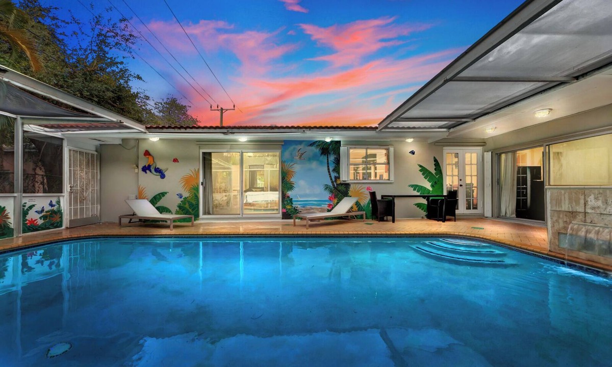 Highland Garden House | Tropical Home Spacious 6 -bedrooms 4 Baths house with private pool