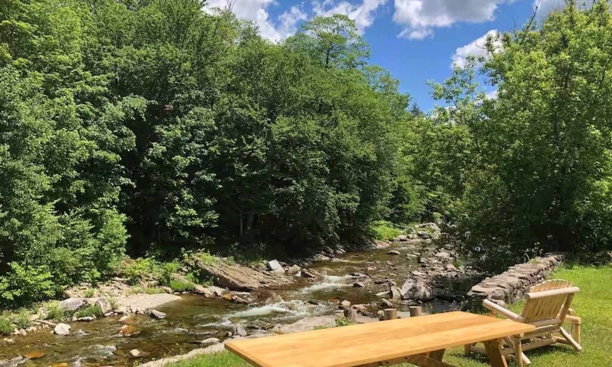 Montgomery Center House | Trout River Lodge - Discount Jay Peak Lift Tix