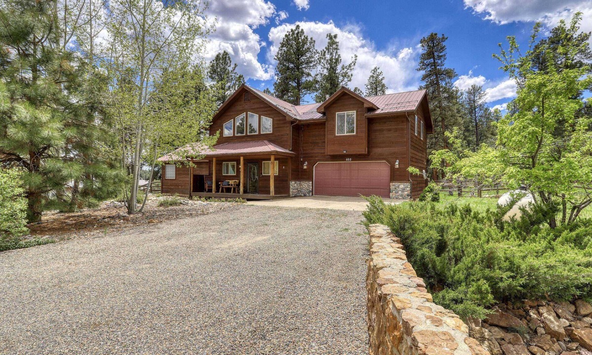 Pagosa Highlands House | Tubing Promo! Pet Friendly Cabin w/Huge Deck, Mountain Views, & Access to Turkey Springs Trails