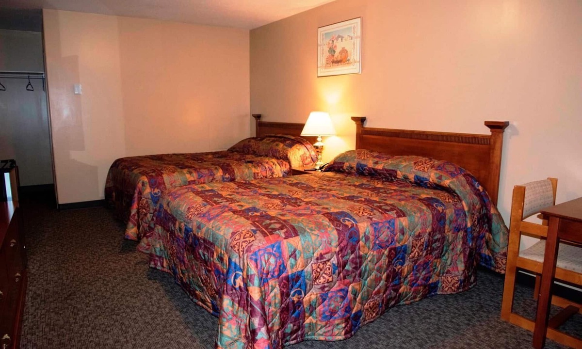 Prince Albert Hotel | Twilite Motel & RV Park