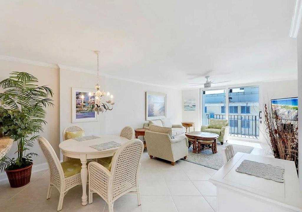 Palm Beach Shores Apartment | Two Bedroom Beachfront Residence with Modern Finishes