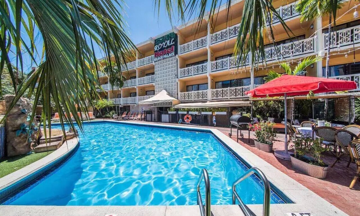 Galt Mile Hotel | Two Bedroom in The Garden Hotel | 8-Min Walk to Lauderdale-by-the-Sea Beach