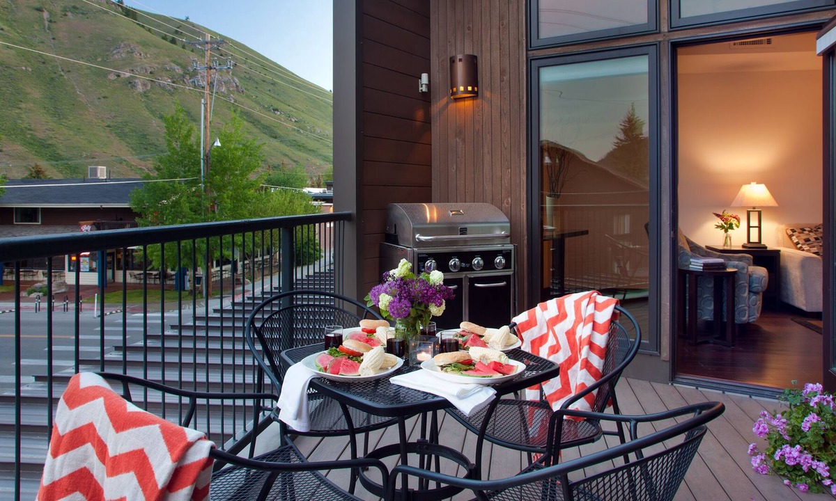 Jackson Villa | Two Bedroom, Luxury Condominium in Downtown Jackson