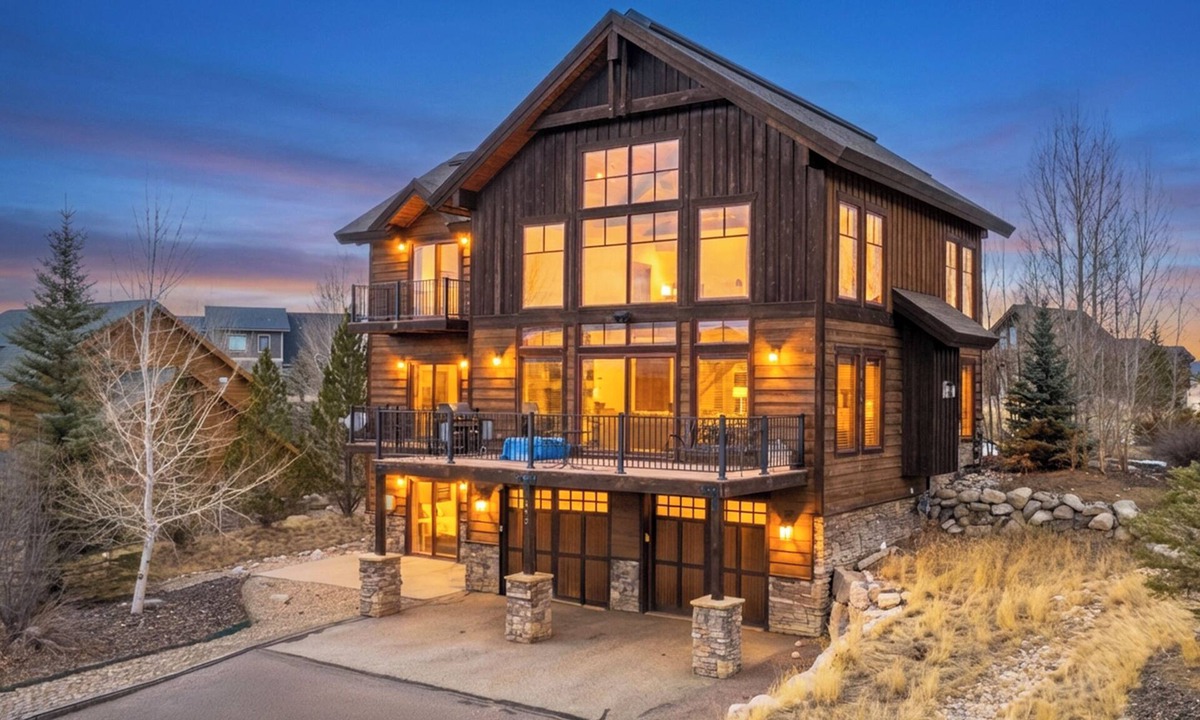 Grand Elk Ranch House | Ultra luxurious 4 bedroom home, views, 2 living spaces and more!