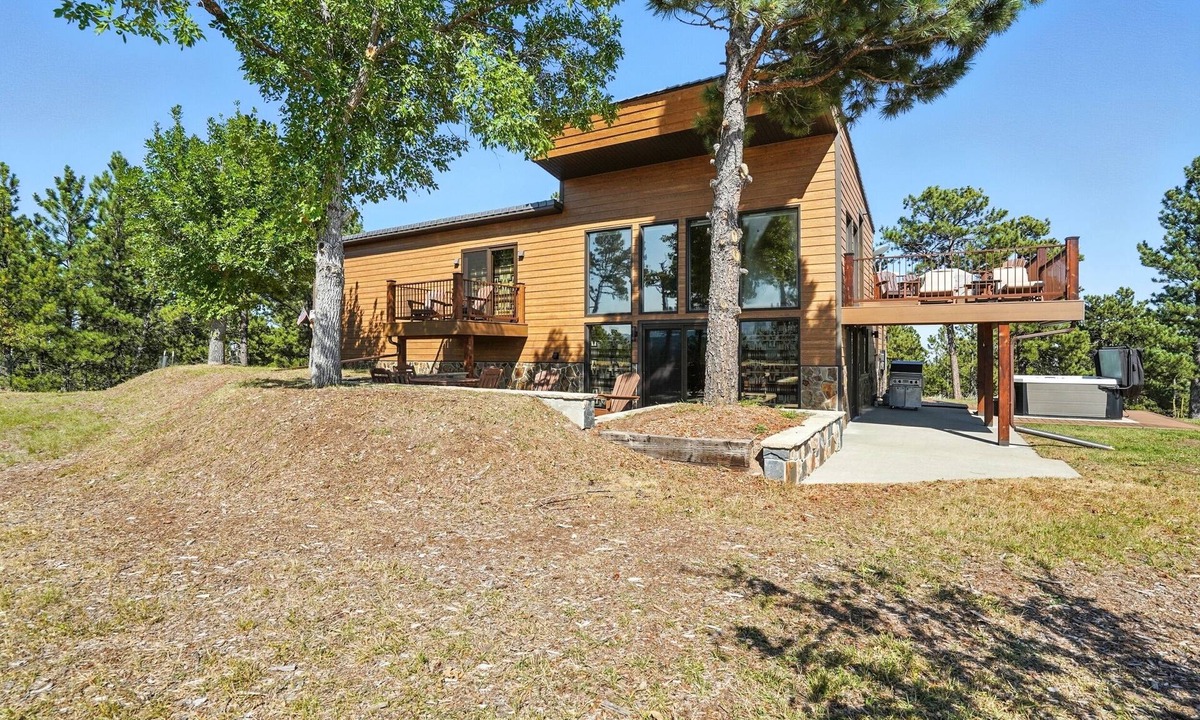 Keystone Cabin | Unmatched views of Mt. Rushmore and Black Elk Peak on 17 acres with hot tub