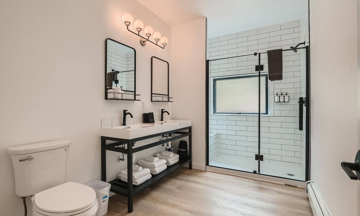 Idaho Springs Hotel | Uplift Inn