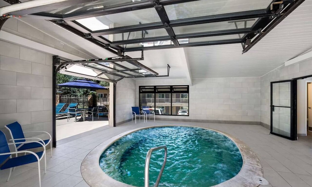 Glenwood Springs Hotel | Upscale Colorado Escape w/Heated Pool | Spa Access | Free Breakfast