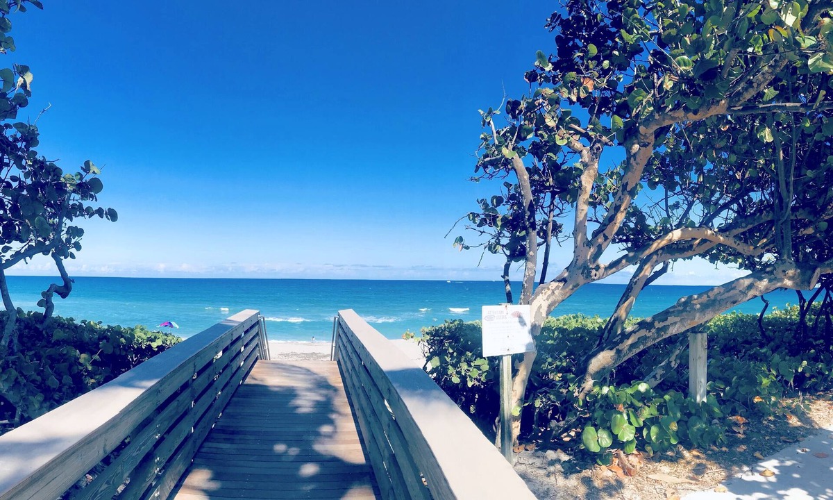 The Bluffs South House | Upscale Jupiter, Southern Florida Coastal Getaway, Steps From the Ocean