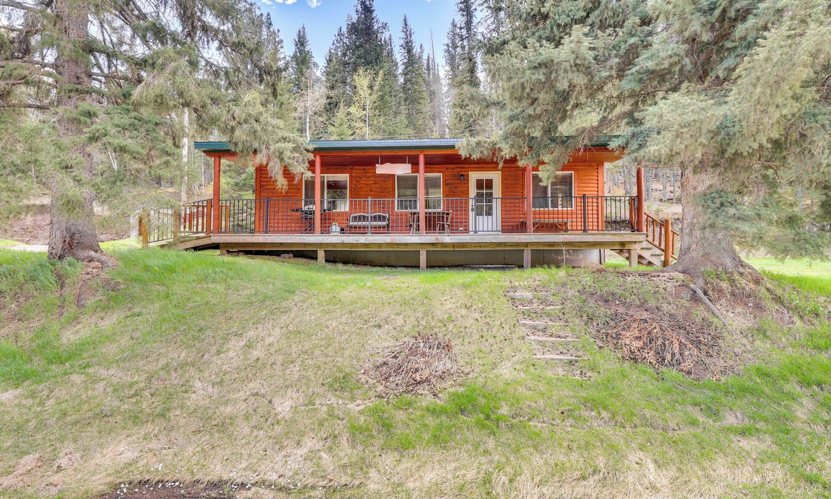 Deadwood Cabin | UTV Rentals, Fire Pit: Rally Home Base in Deadwood