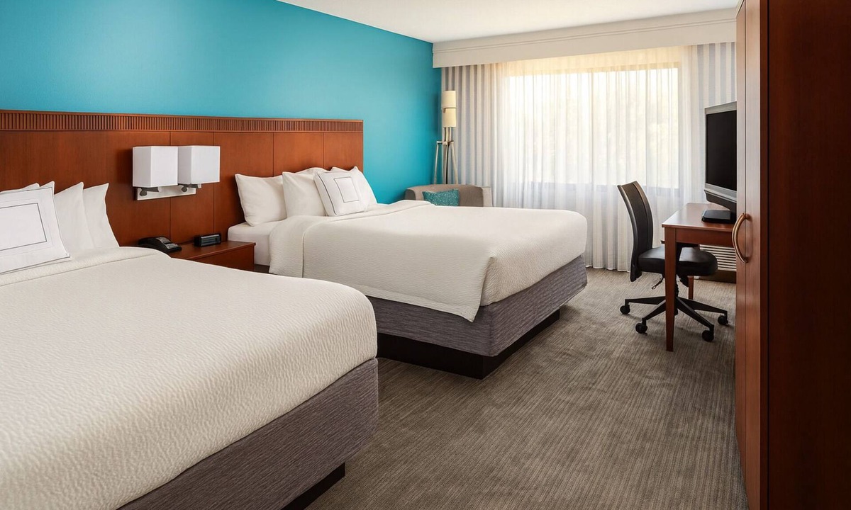 Boca Raton Hotel | Vacation is Calling! 2 Posh Units, Close to Boca Raton Beach, Free Parking, Pool