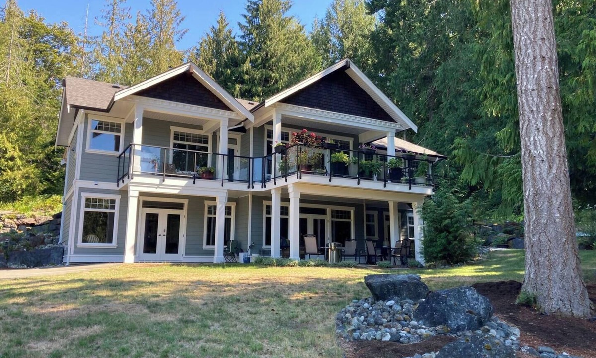 Shawnigan Lake House | Vancouver Island Shawnigan Lake Golf Getaway