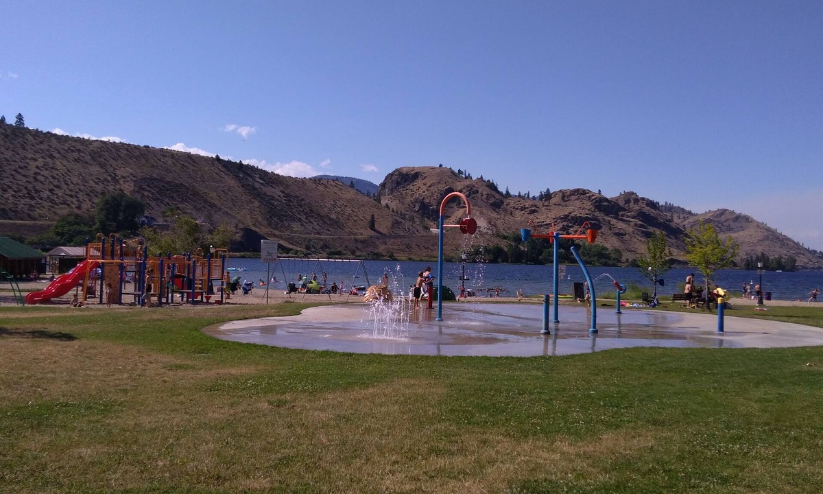 Okanagan-Similkameen Condo | View/Walk to sandy Skaha Lake beach + rest at Christie Memorial Provincial Park