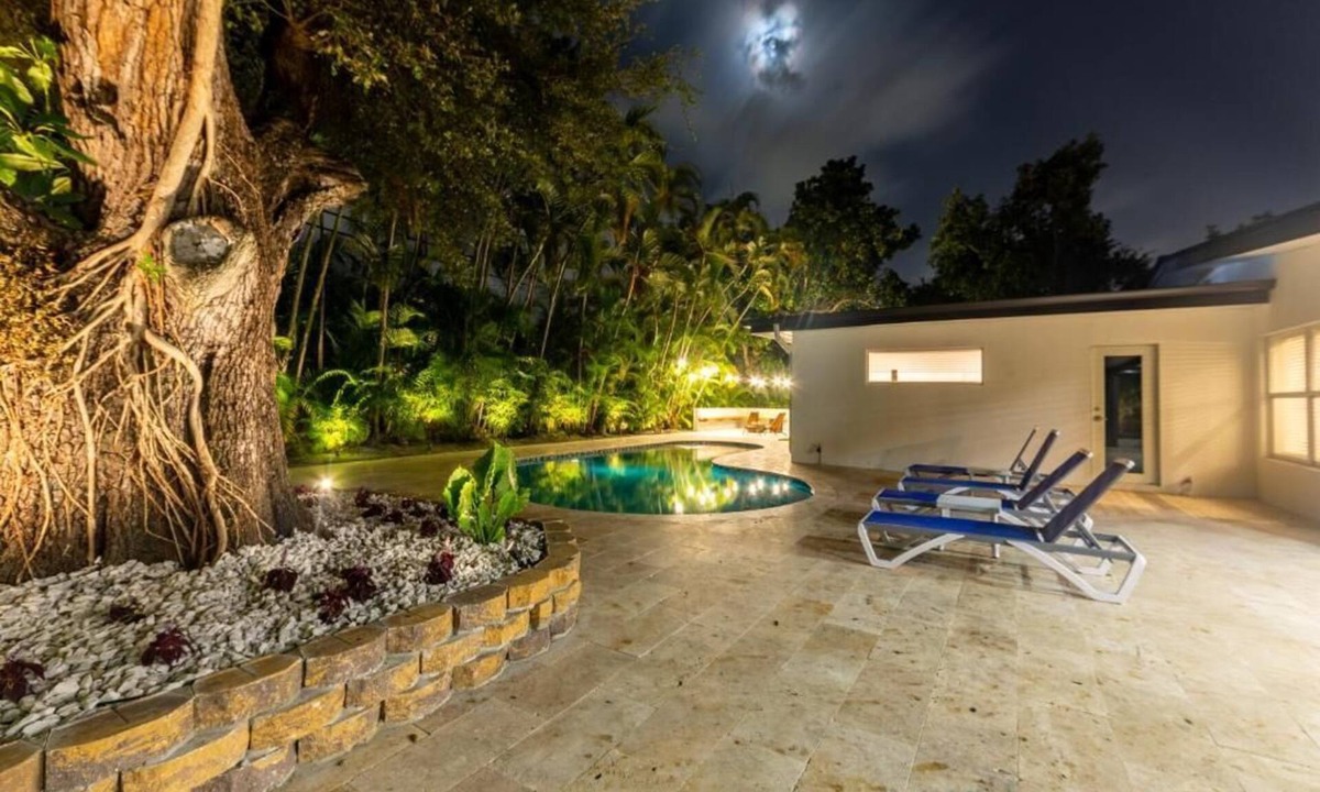 North Miami Beach Villa | Villa Azur by Glam Homes