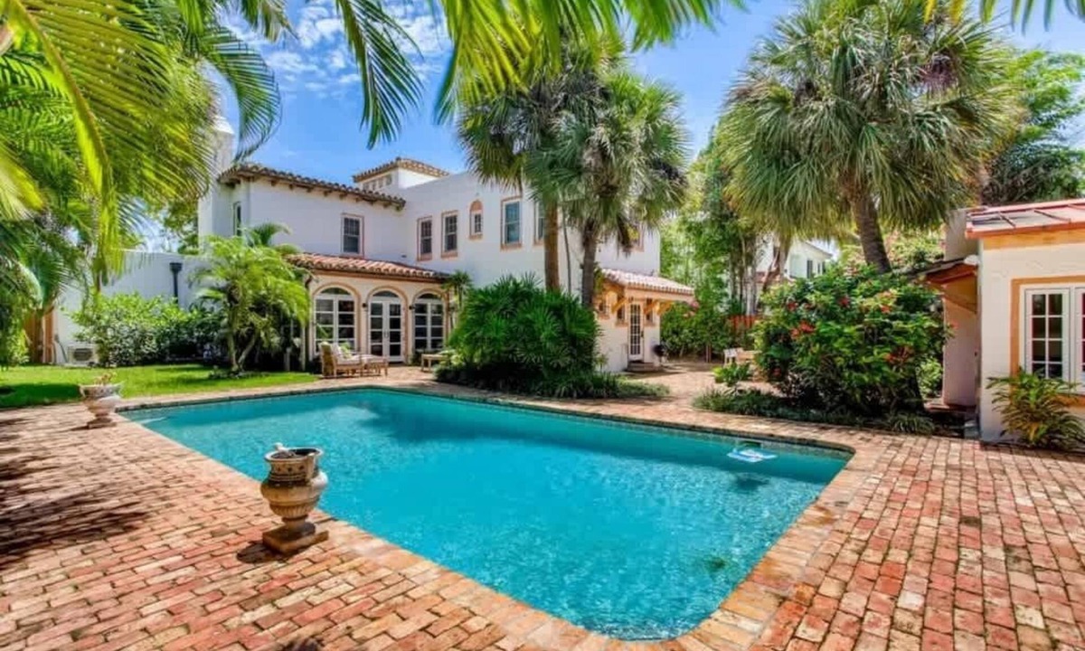 Southside House | Villa Blanca - Lush Serenity in a Classic Mediterranean Revival Villa